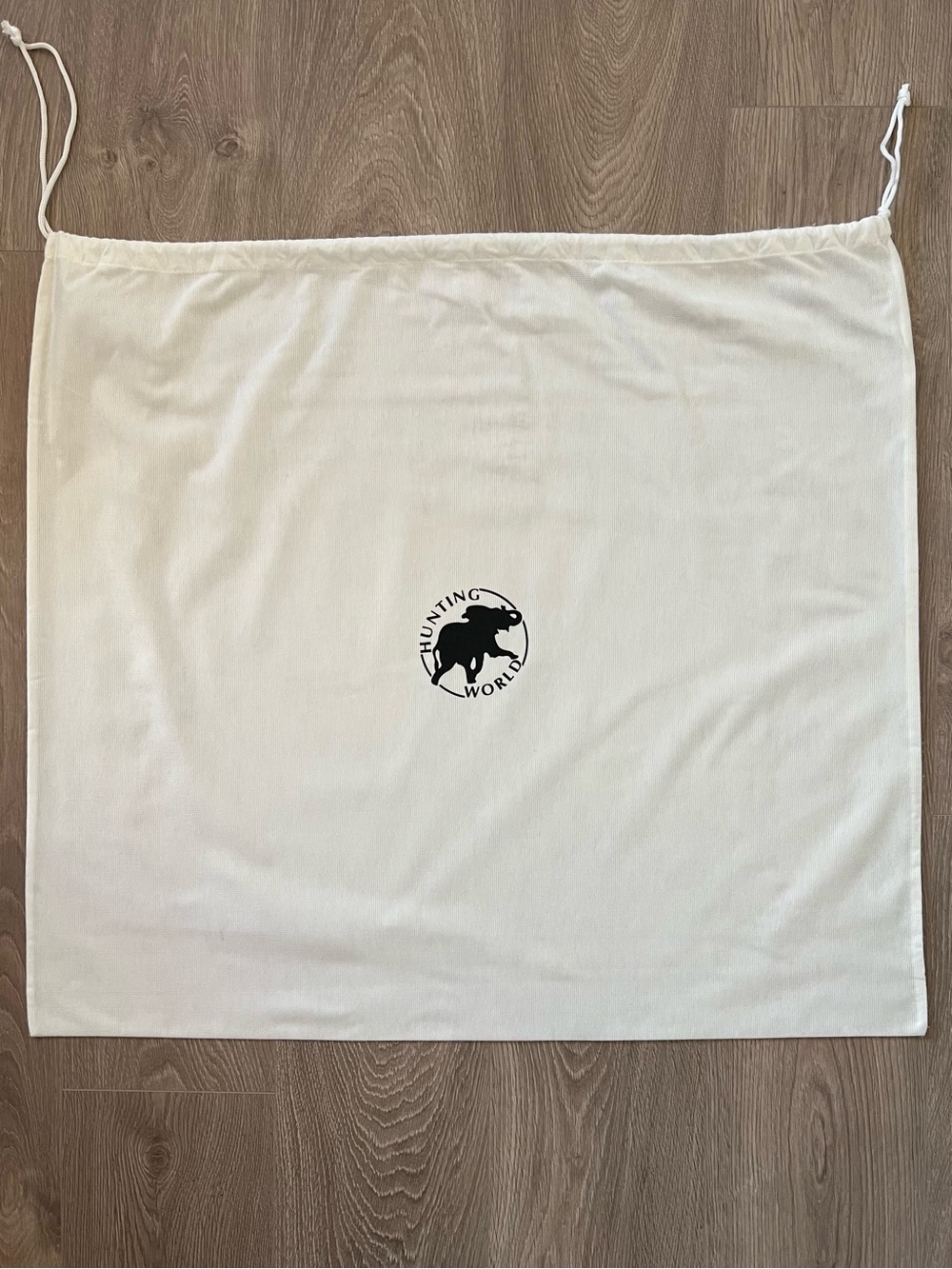 Hunting World dust bag (C246)